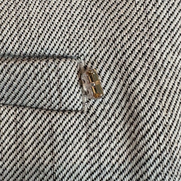 MaxMara SportMax Gray/Black Stretch Linen/Cotton Bermuda Capri Shorts - Picture 6 of 11